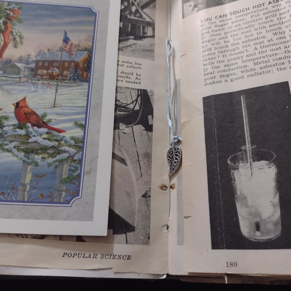 Handmade "Red Ribbon" junk journal - Picture 6 of 12